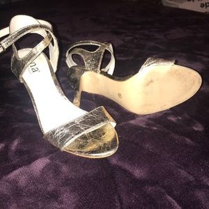 Gold classic heels